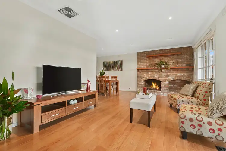 Second view of Homely house listing, 19 Sherlowe Crescent, Viewbank VIC 3084