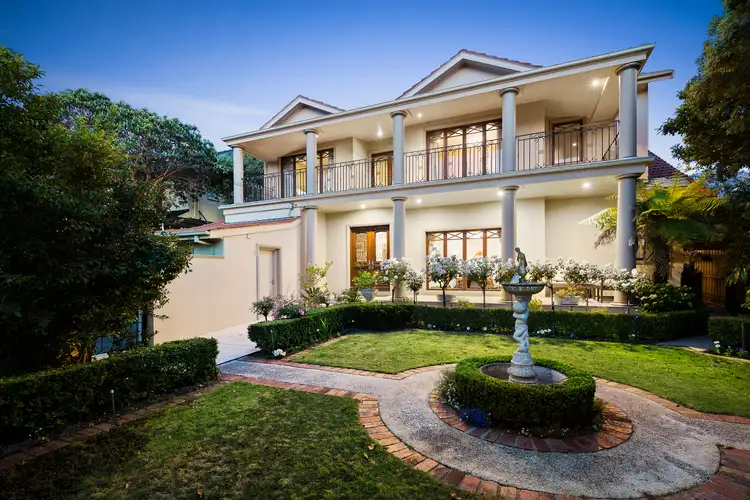 12 Hoyt Street, Hampton VIC 3188