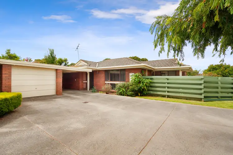 5/6 Ann Crescent, Pakenham VIC 3810