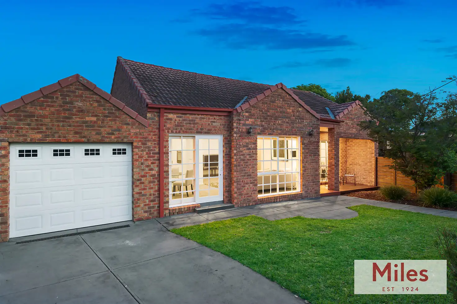 Main view of Homely unit listing, 1/19 Dudley Street, Ivanhoe VIC 3079