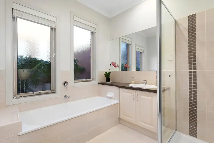 Fifth view of Homely unit listing, 4a Dumossa Avenue, Bulleen VIC 3105