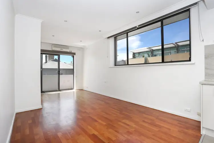 Fifth view of Homely apartment listing, 7/2 Lyndhurst  Street, Richmond VIC 3121
