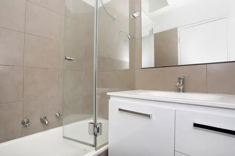 Sixth view of Homely apartment listing, 7/2 Lyndhurst  Street, Richmond VIC 3121