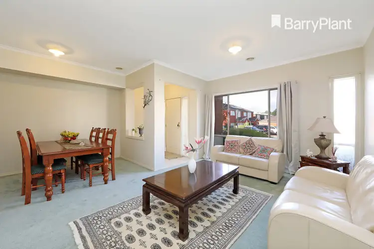 10 St Laurent Rise, Knoxfield VIC 3180
