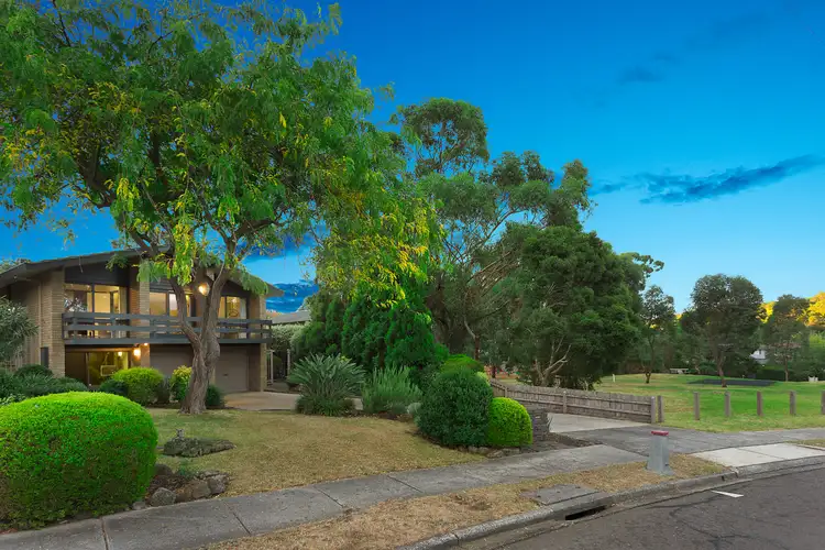 4 Mercedes Court, Rosanna VIC 3084