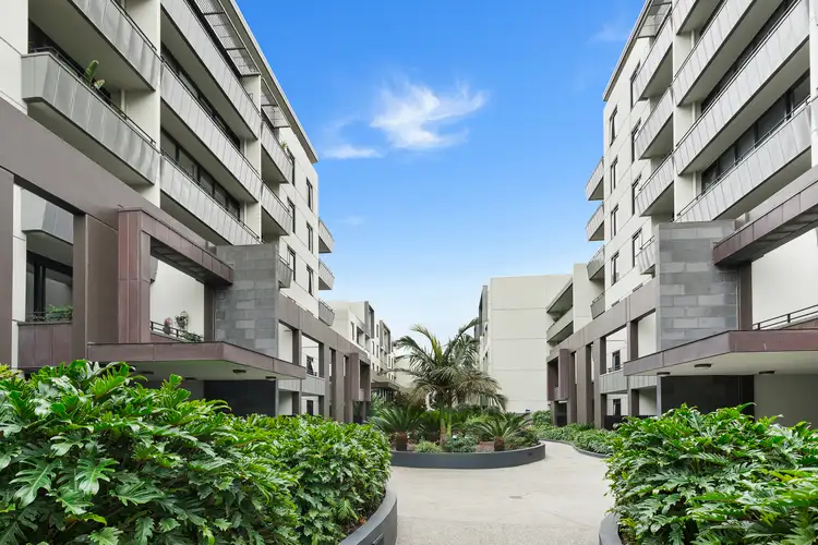 A512/57 Bay Street, Port Melbourne VIC 3207