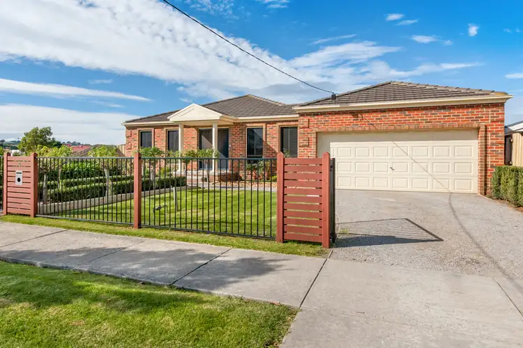 14 Guest Road, Pakenham VIC 3810