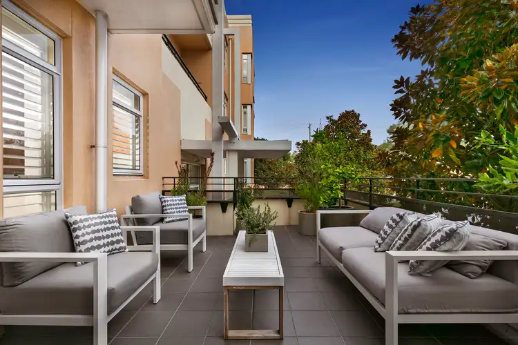 3/2 Seisman Place, Port Melbourne VIC 3207