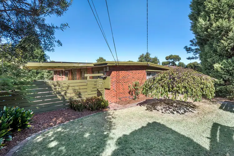 19 Overland Drive, Vermont South VIC 3133