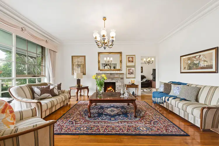 Second view of Homely house listing, 1/18 Coorie Crescent, Rosanna VIC 3084