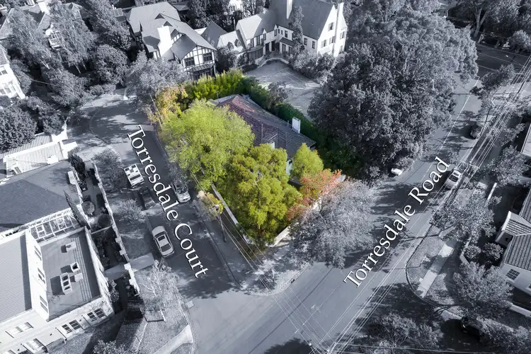 2 Torresdale Road, Toorak VIC 3142