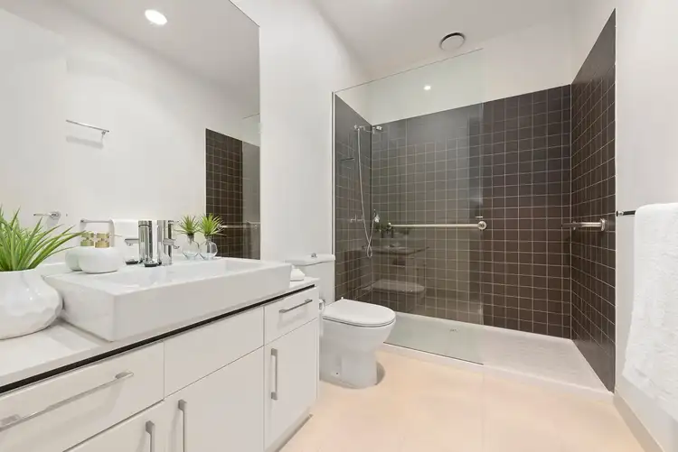 Fifth view of Homely apartment listing, 6/136 Ernest Jones Drive, Macleod VIC 3085