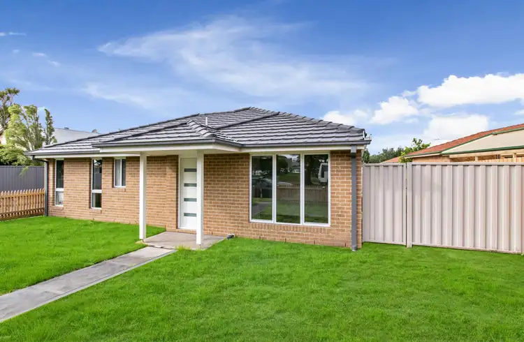 1/11 Henty Street, Pakenham VIC 3810