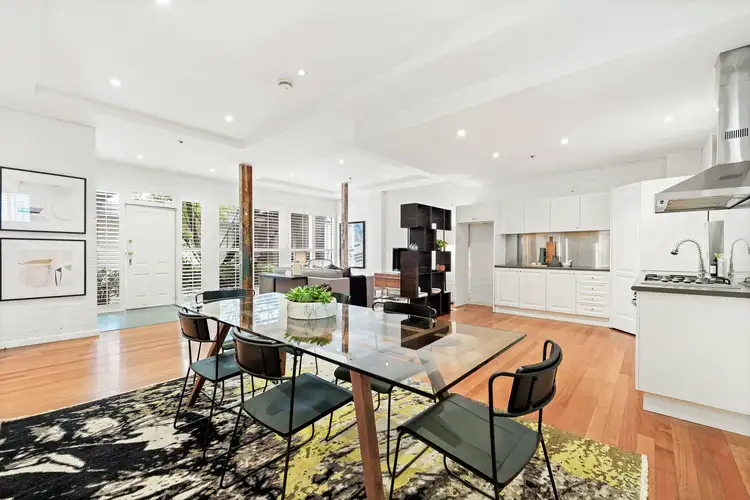 1/25 Queensberry Place, Carlton VIC 3053