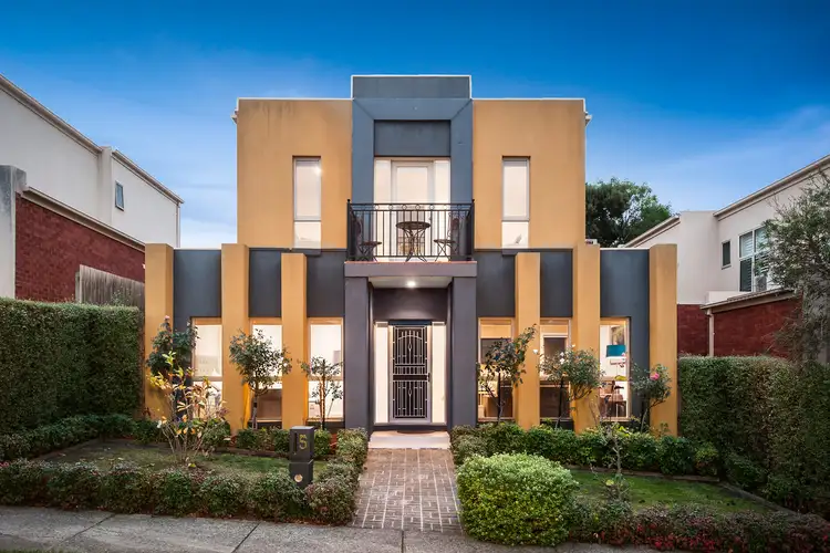 5 Hollyhock Walk, South Morang VIC 3752
