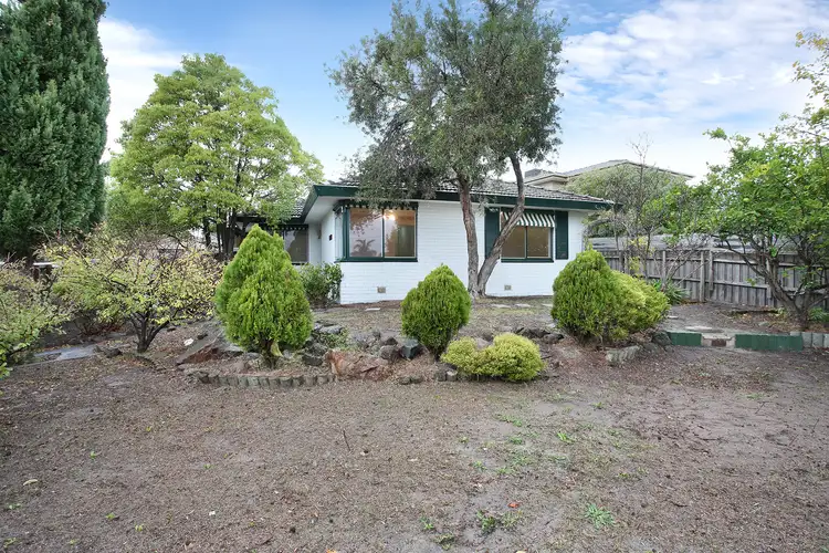 Second view of Homely house listing, 1 Paringa  Court, Frankston VIC 3199