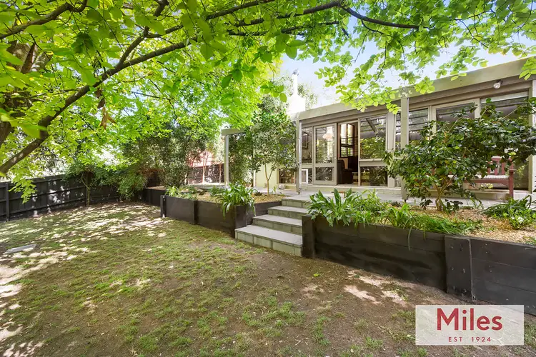 15 Scarborough Drive, Heidelberg VIC 3084