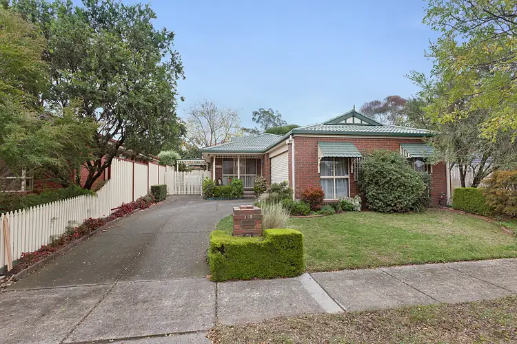12 Euroa Avenue, Berwick VIC 3806
