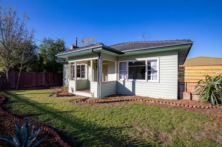 2 Fitzroy  Street, Sale VIC 3850