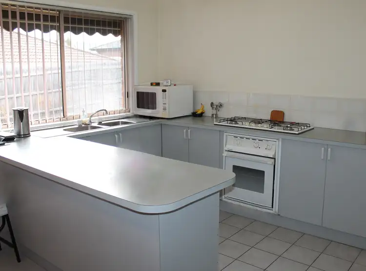 Fifth view of Homely unit listing, 1/4 Shara Court, Narre Warren VIC 3805