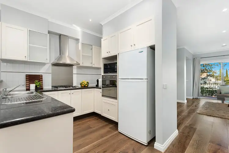 Fifth view of Homely house listing, 4 Peregrine Court, Viewbank VIC 3084