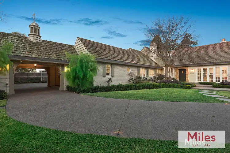 36 Streeton Crescent, Ivanhoe East VIC 3079