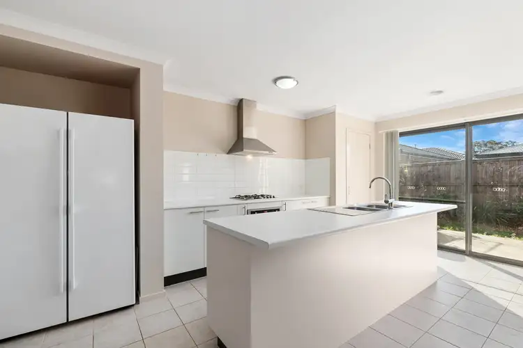 126 Eminence Boulevard, Doreen VIC 3754
