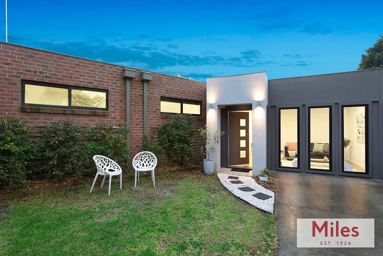 Main view of Homely unit listing, 2/1 Poplar Crescent, Bellfield VIC 3081