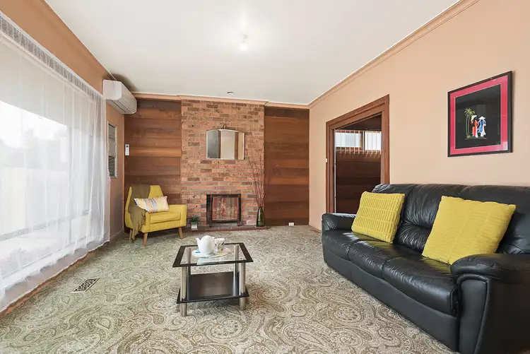 Second view of Homely house listing, 31 Coorie Crescent, Rosanna VIC 3084