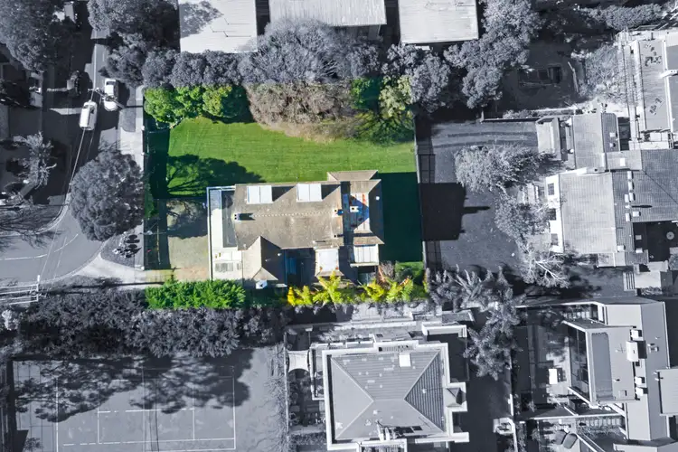 2 Glyndebourne Avenue, Toorak VIC 3142