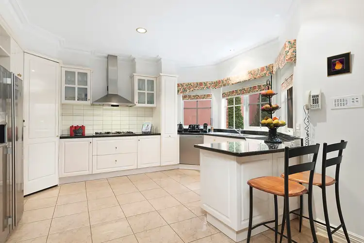 Fifth view of Homely house listing, 2 The Oaks, Ivanhoe East VIC 3079