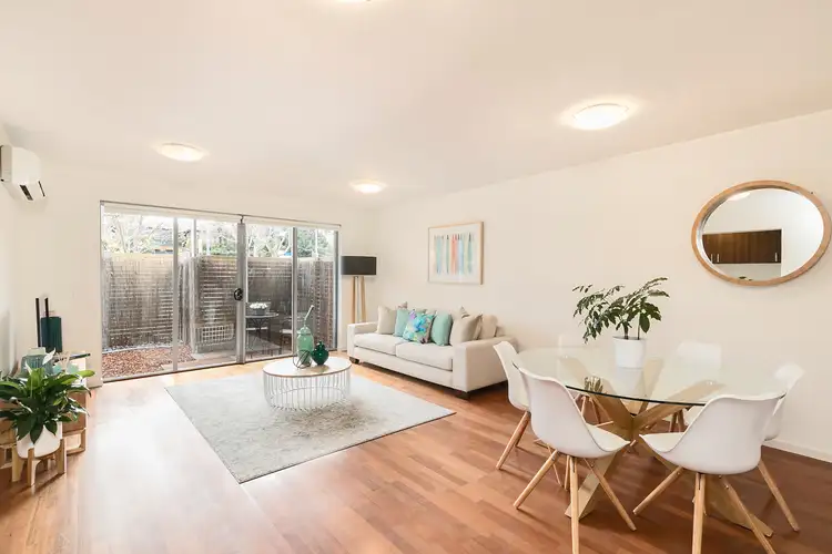 1/374 Dandenong Road, Caulfield North VIC 3161