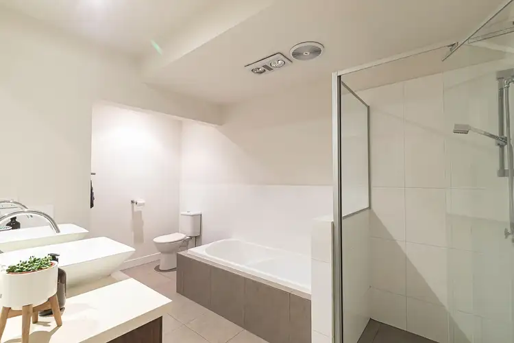 Sixth view of Homely apartment listing, 1/374 Dandenong Road, Caulfield North VIC 3161