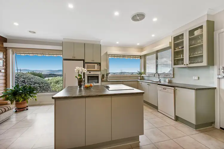 10 Brazilia Drive, Glen Waverley VIC 3150