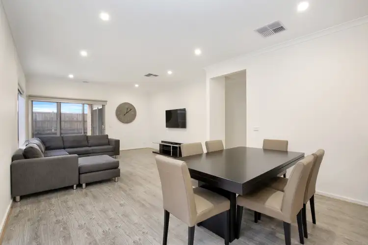 11 Firewheel Road, Officer VIC 3809