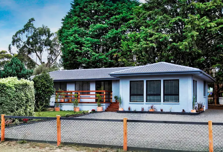 121 Quarry Road, Woodend VIC 3442