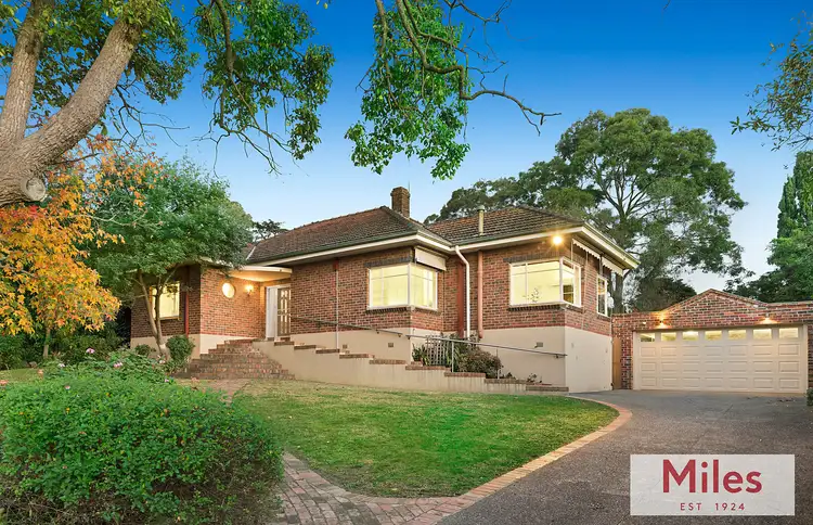 27 Wallis Avenue, Ivanhoe East VIC 3079