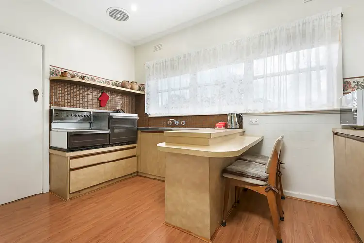 Fifth view of Homely house listing, 2 Coorie Crescent, Rosanna VIC 3084