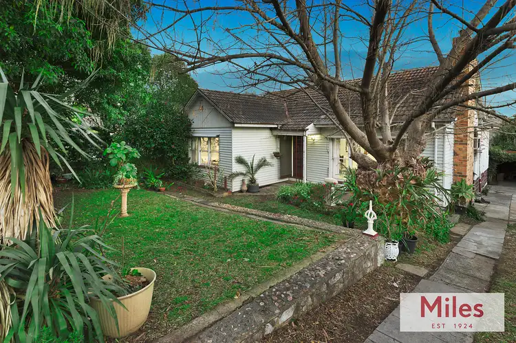 6 Greville Road, Rosanna VIC 3084