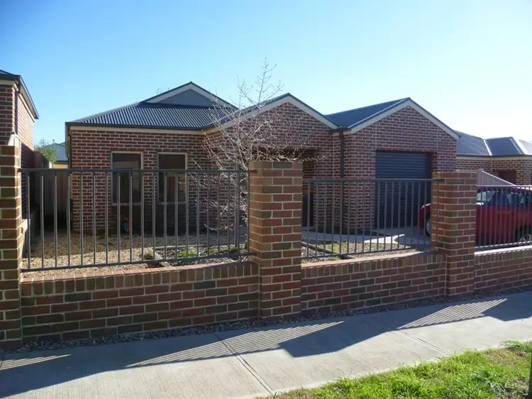 7 Allan Street