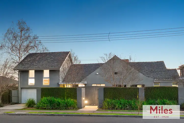 21 Flora Grove, Ivanhoe East VIC 3079