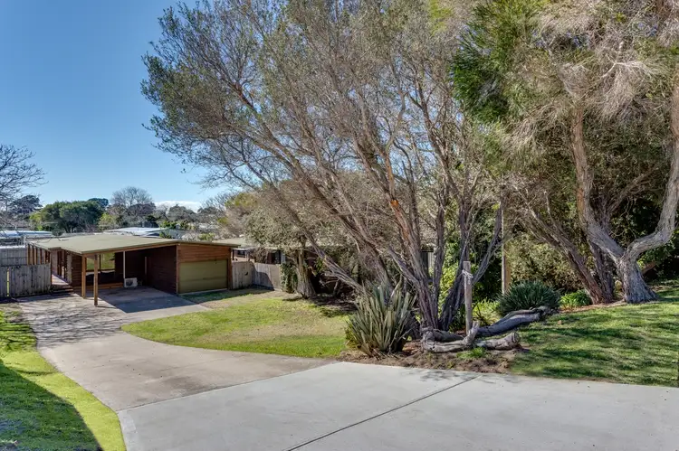 8 Yaringa Court, Rye VIC 3941