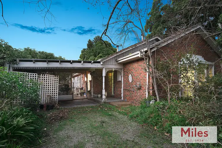13 Lower Plenty Road, Rosanna VIC 3084