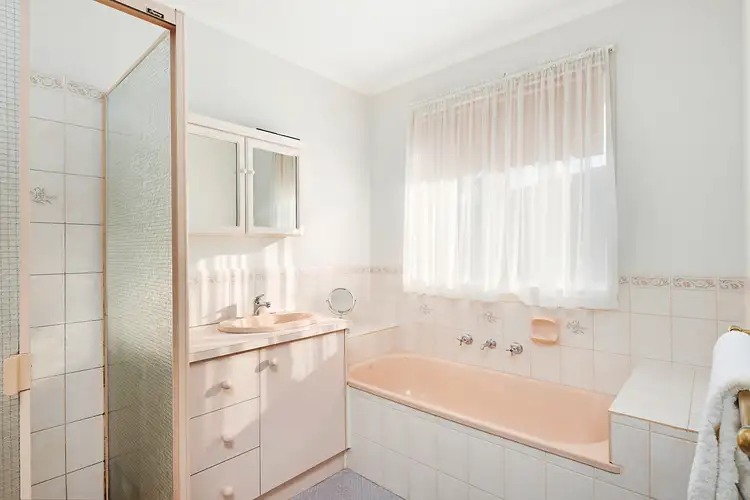 Sixth view of Homely house listing, 3 Marigolds Road, Yallambie VIC 3085