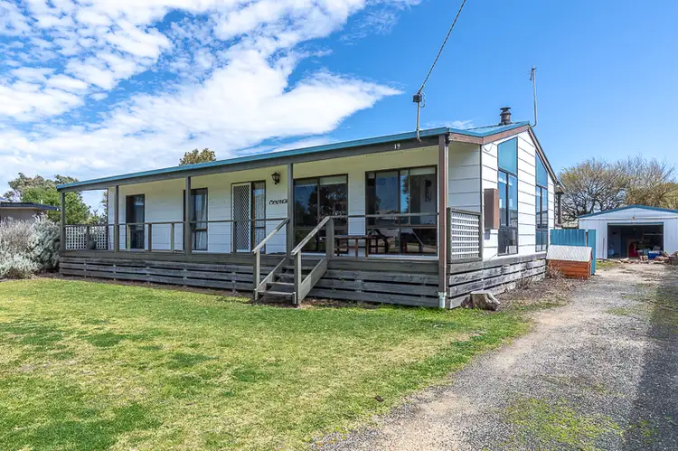 19 Hansen Street, Seaspray VIC 3851