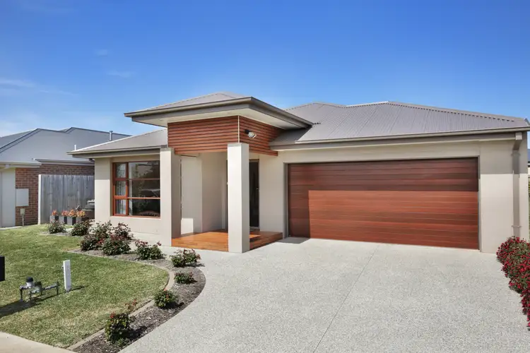 8 Tubular Avenue, Torquay VIC 3228