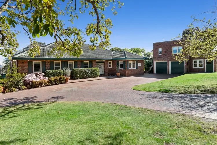 15 Ravenscourt Crescent, Mount Eliza VIC 3930