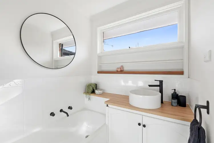 Fifth view of Homely house listing, 1 Melaleuca Court, Frankston VIC 3199