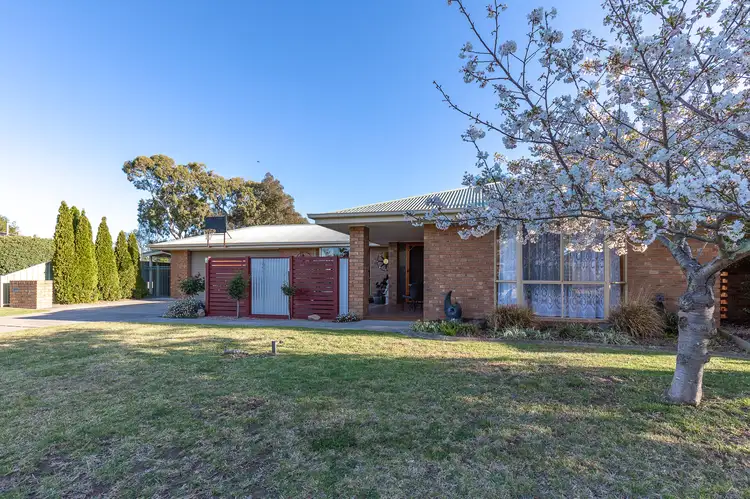 2 Leahe Close, Sale VIC 3850