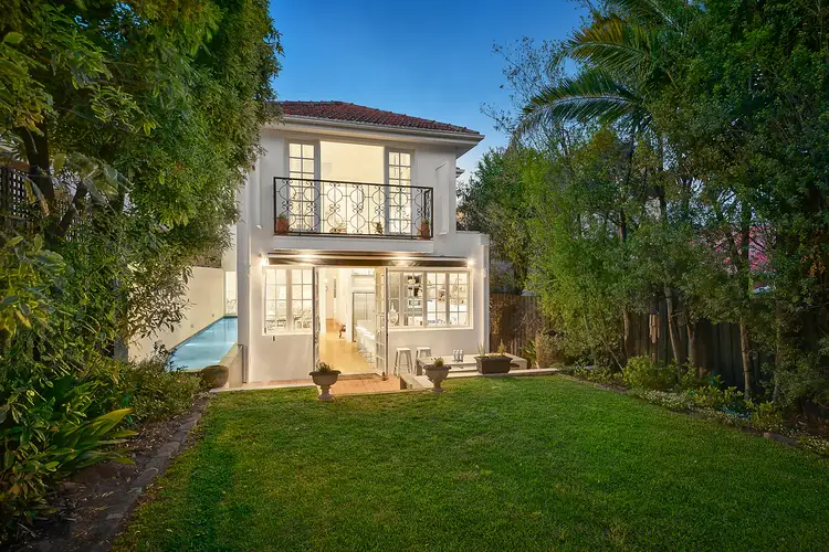 8 Ruabon Road, Toorak VIC 3142